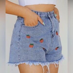 NWT Rue+ Strawberry Boyfriend Acid Washed Denim Cut off Shorts Size 22
